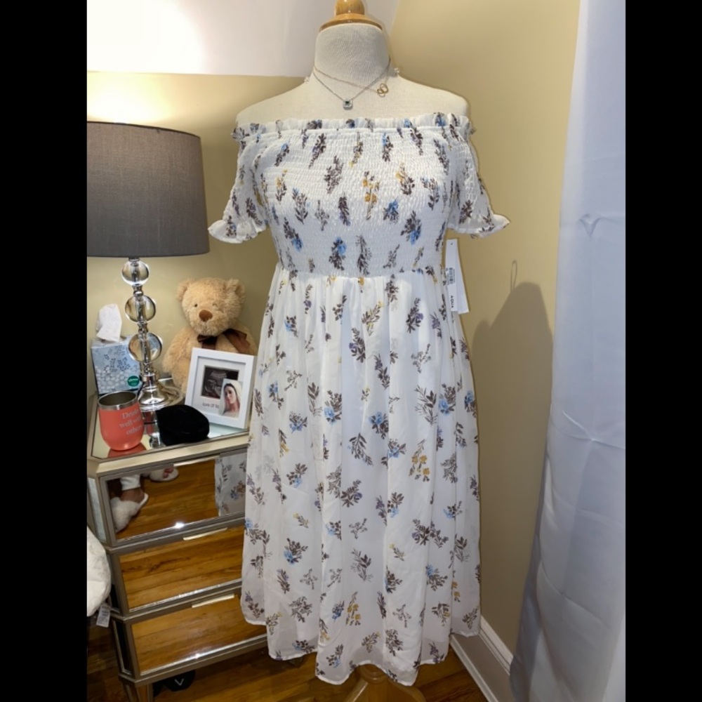 Floral dress by Aqua. Size S